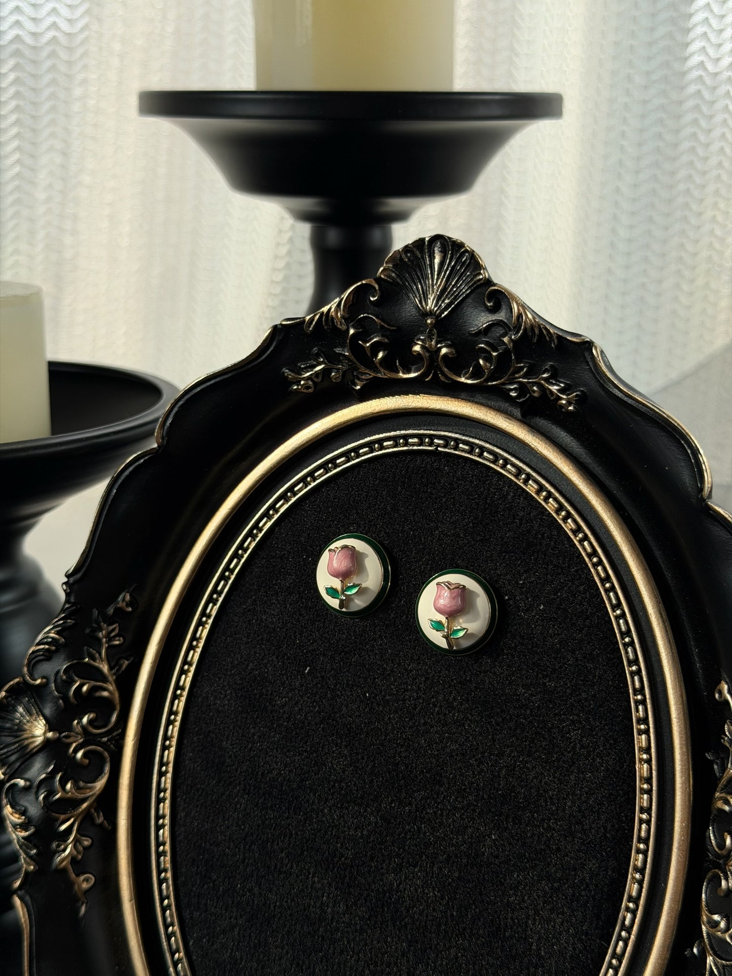 The "Roma Street" Vintage Tulip Studs